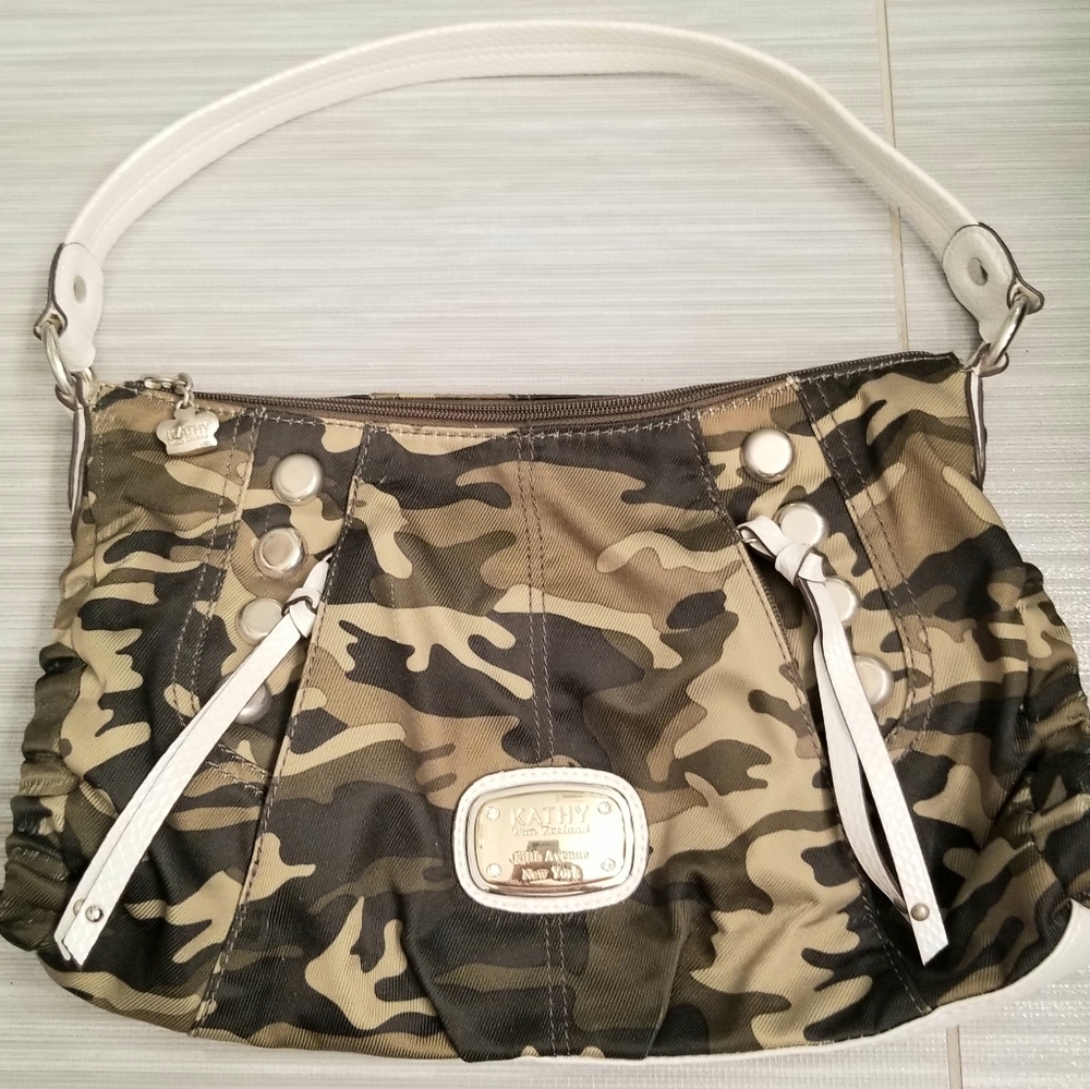 NEW Kathy Ireland Camo w white handbag & keychain